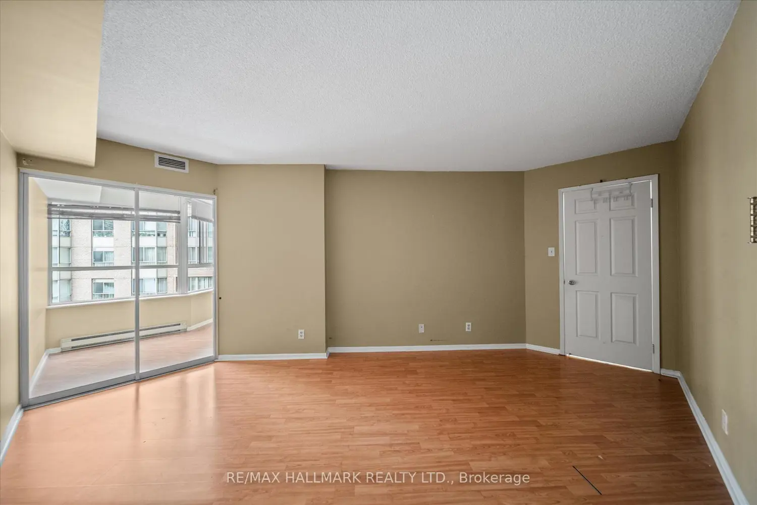 Additional image 11 of 717 Bay Street 703
