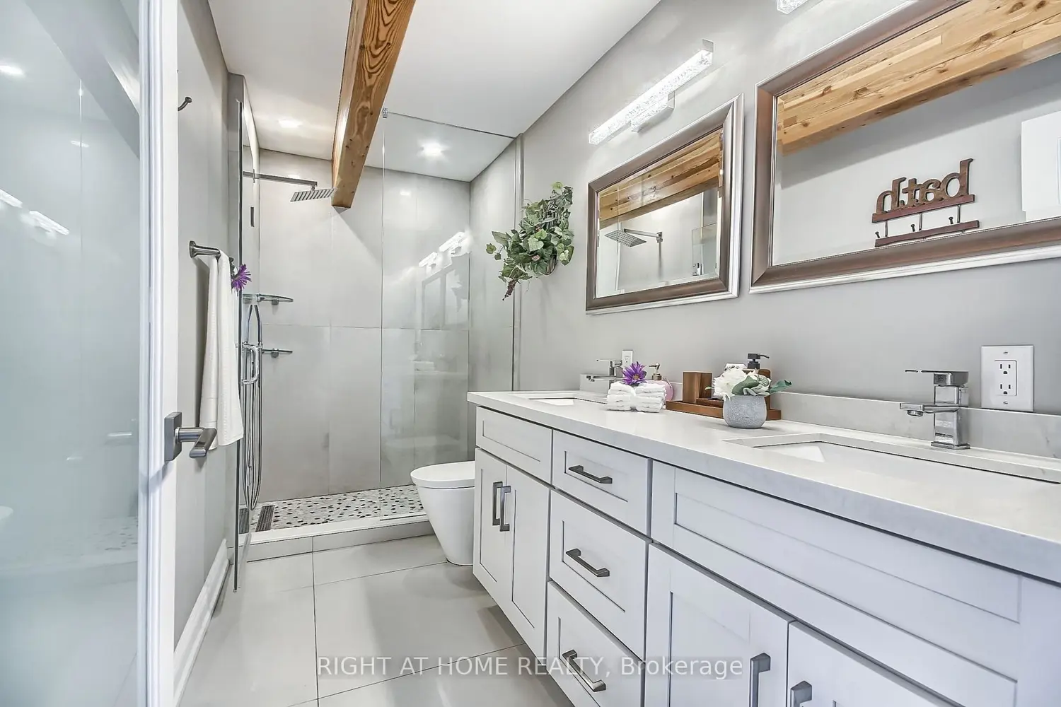 Additional image 7 of 26 Beach Road