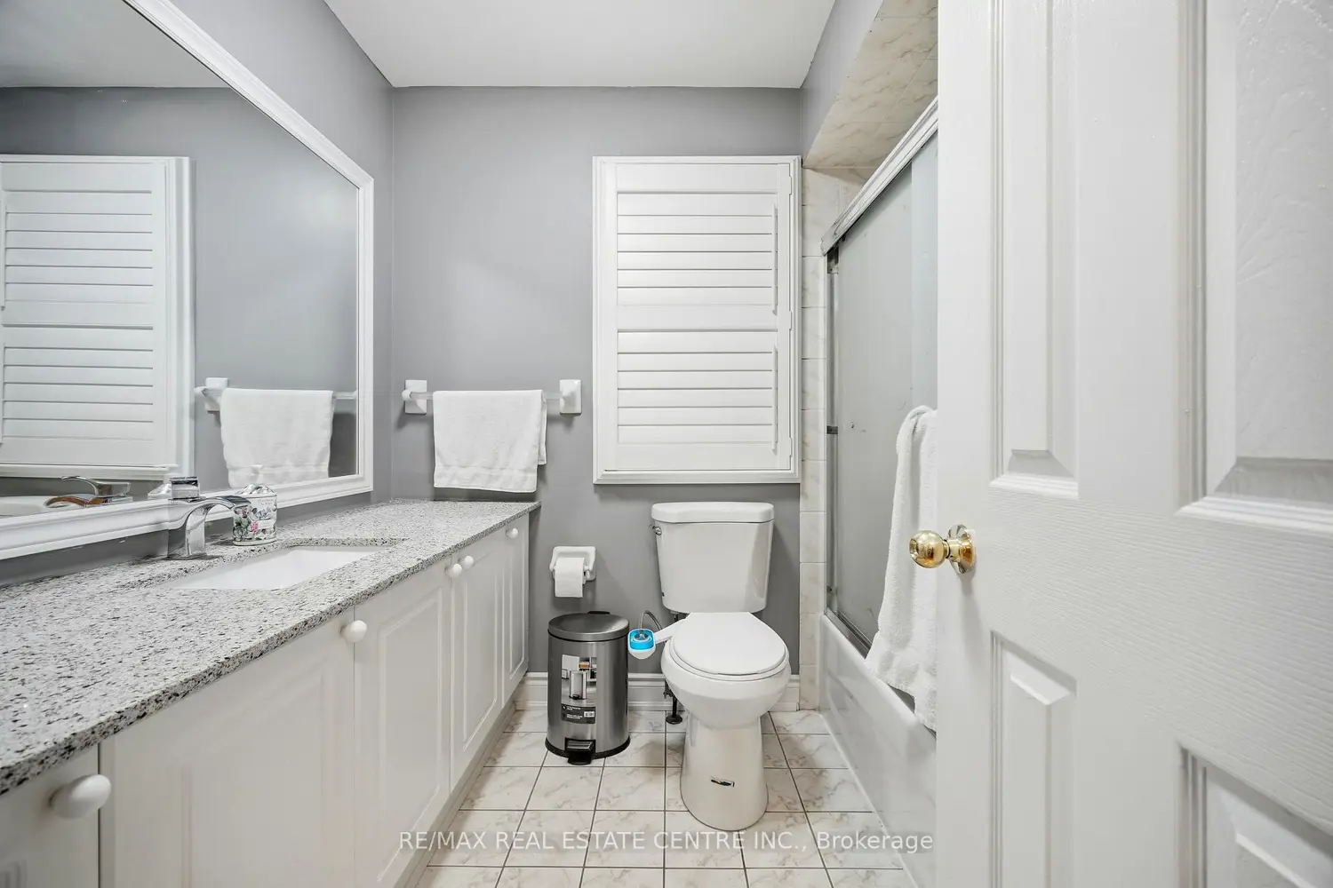 Additional image 10 of 6 Mannel Crescent