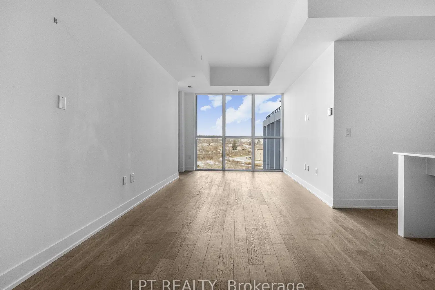 Additional image 8 of 1063 Douglas Mccurdy Common 615