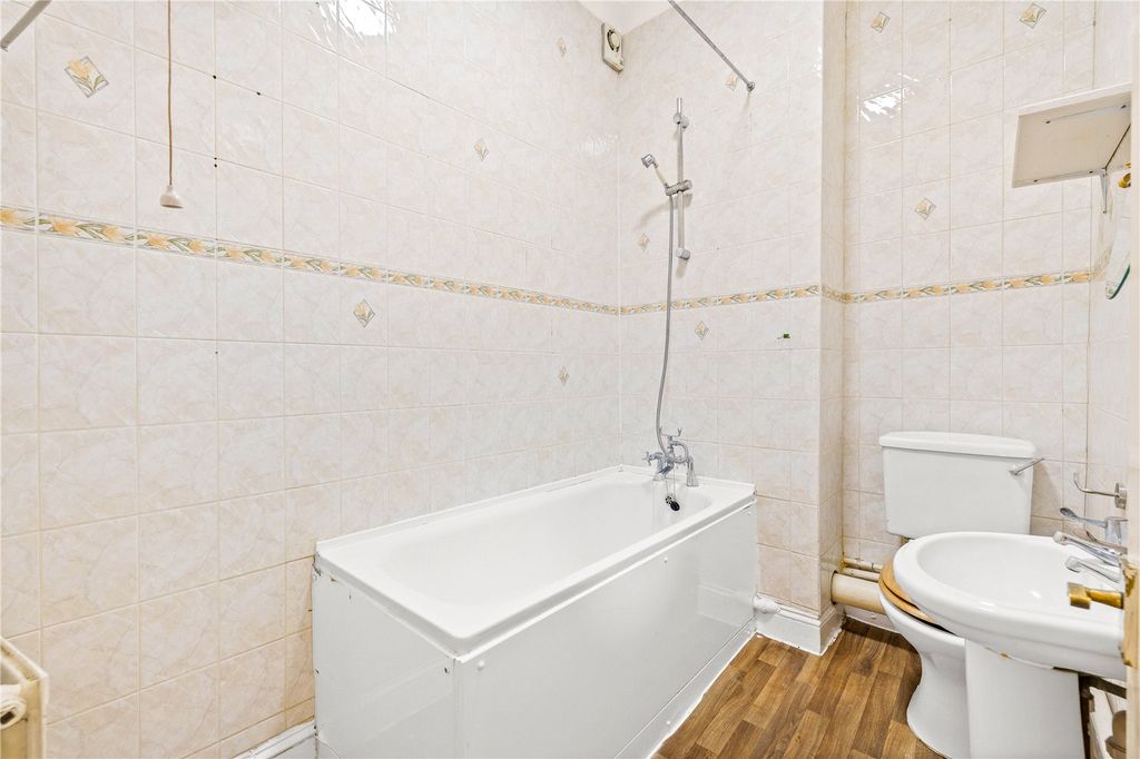 Additional image 5 of 2 bed flat for saleBrunswick Road, Hove, East Sussex BN3