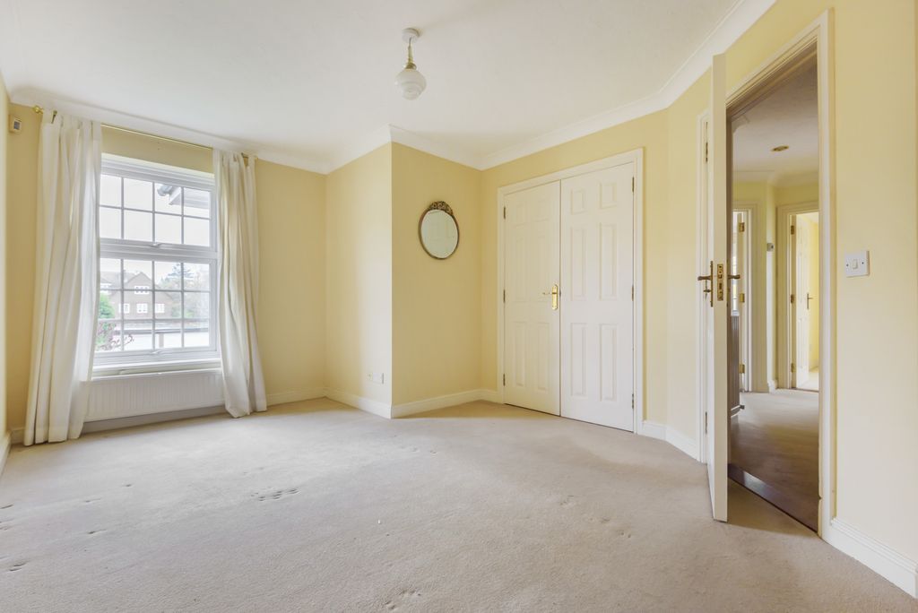 Additional image 8 of 2 bed flat for saleBourne Heights, Frensham Road, Farnham GU9