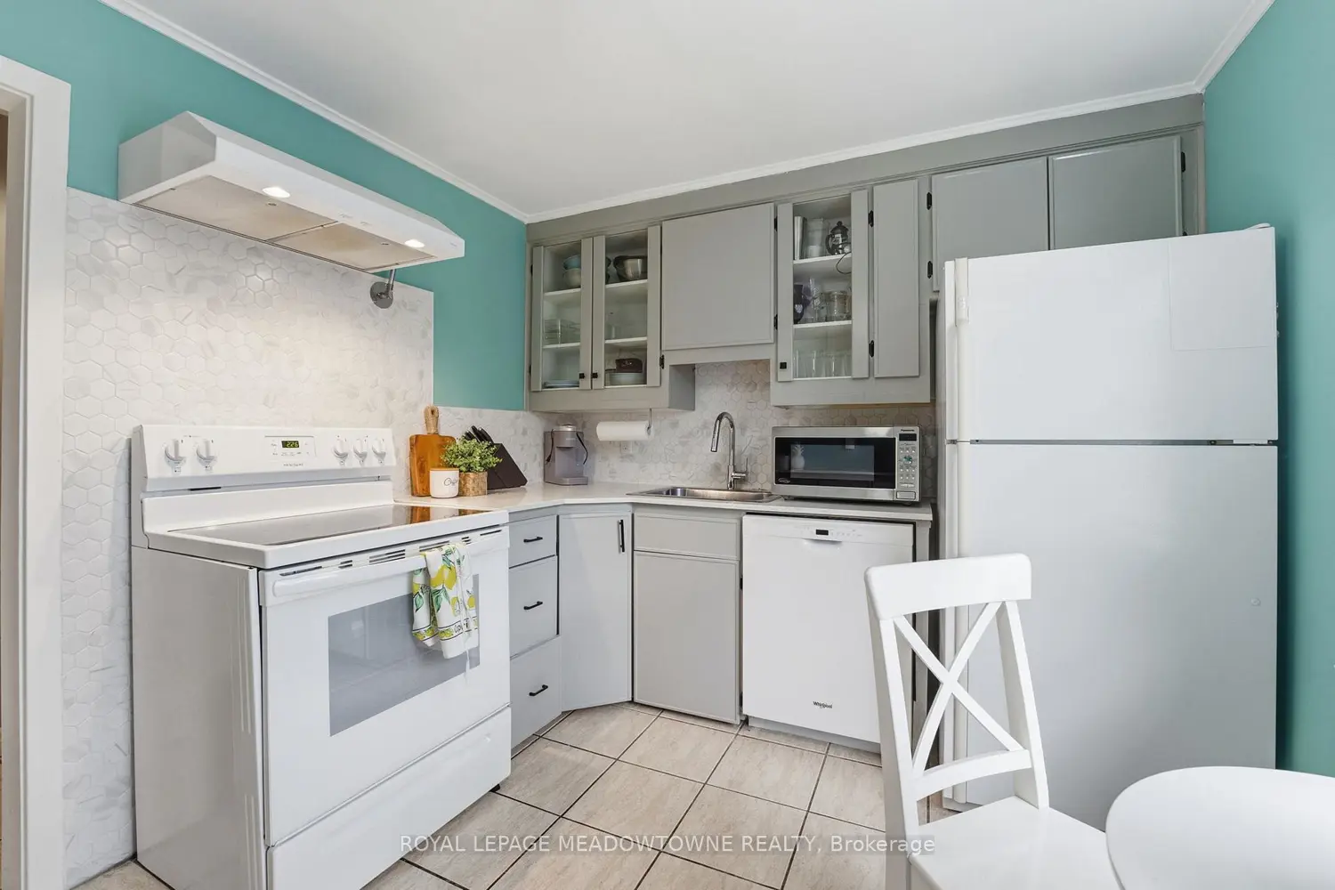 Additional image 11 of 1351 Lakeshore Road 15