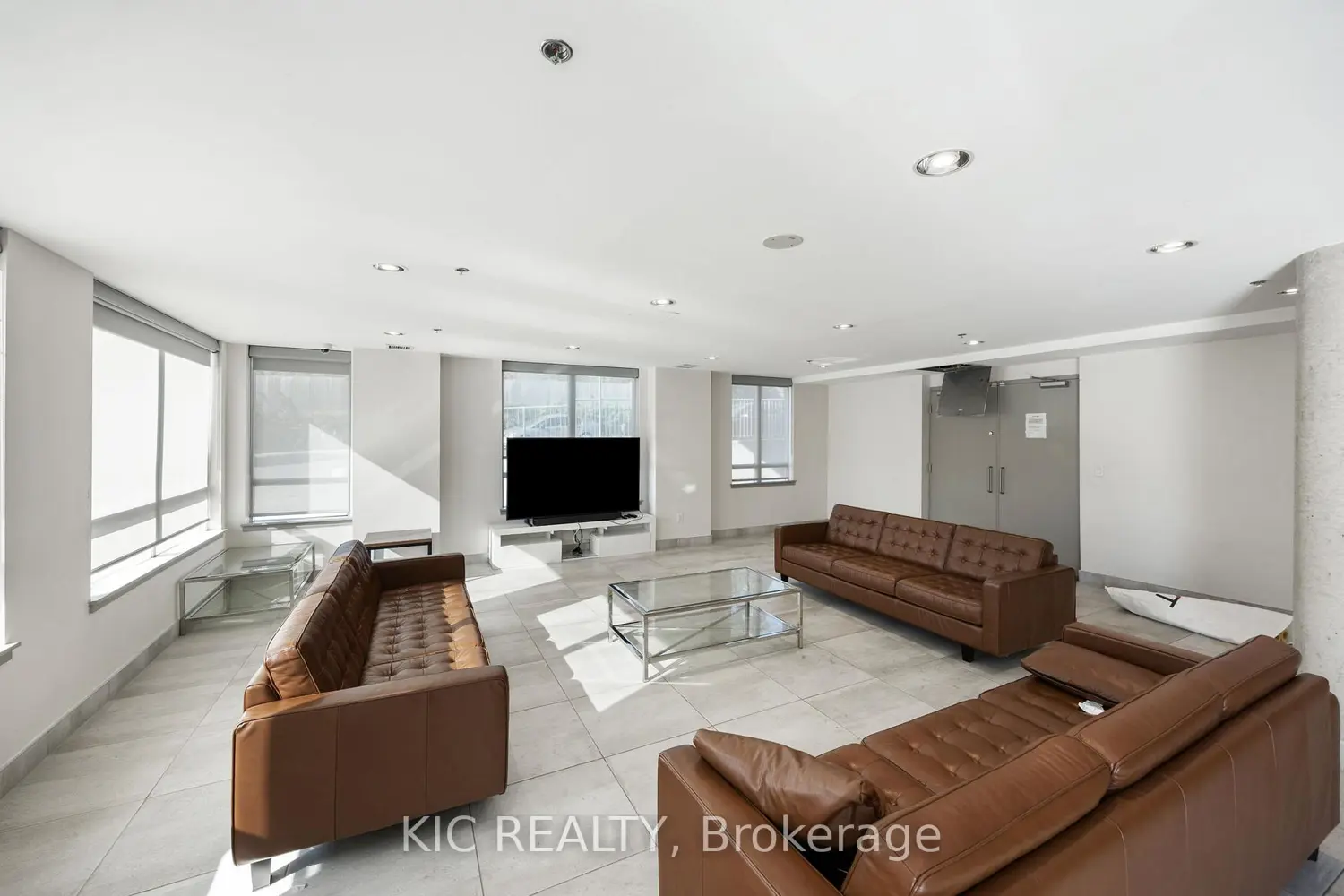 Additional image 12 of 812 Lansdowne Avenue 901