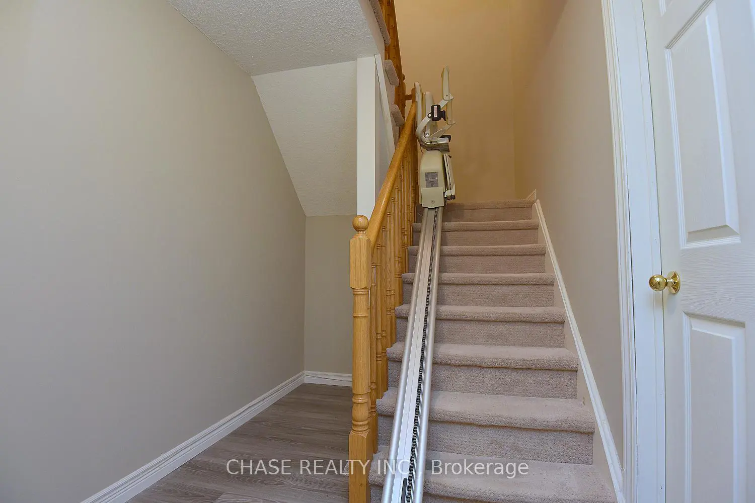 Additional image 18 of 157 Silverbirch Boulevard