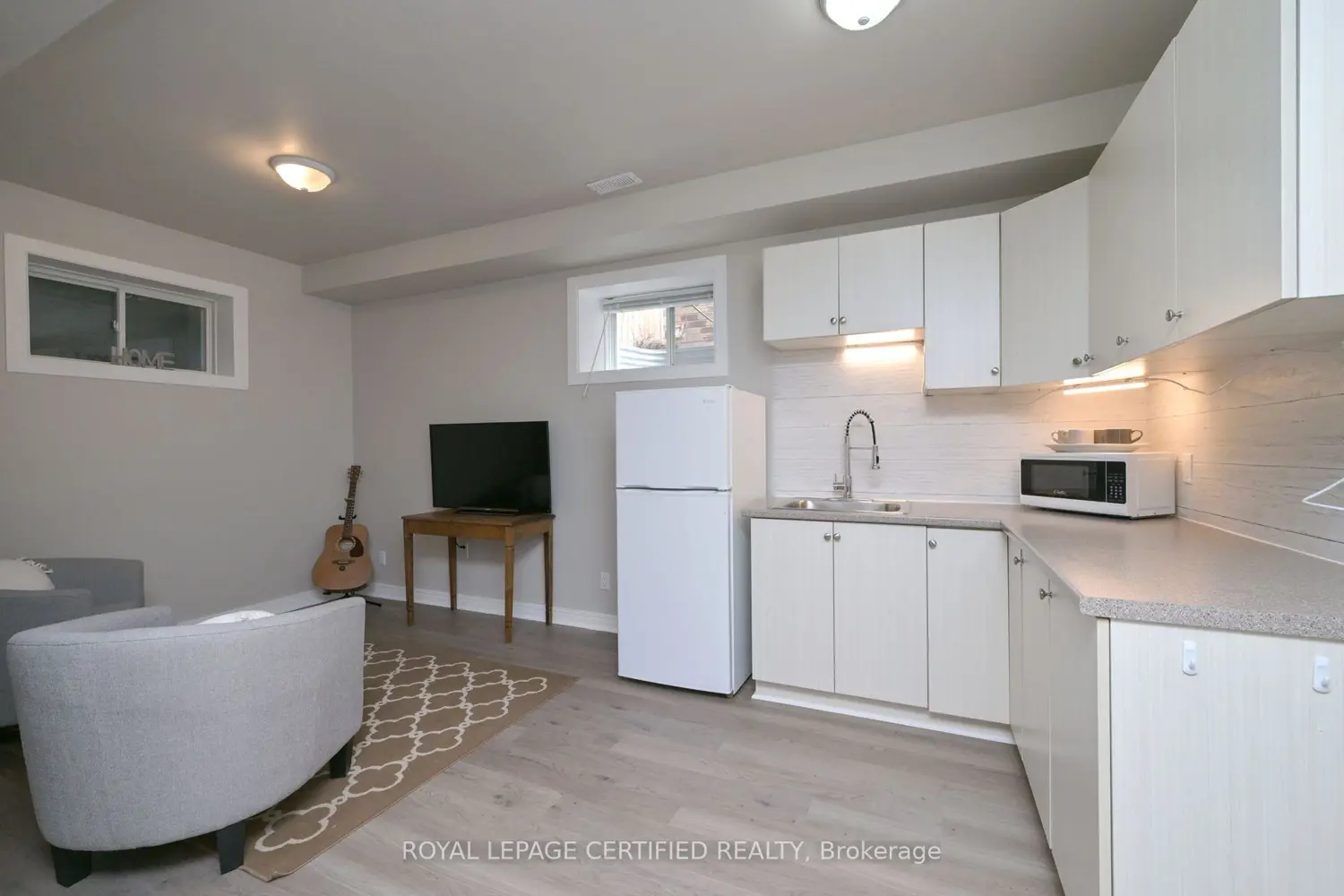 Additional image 18 of 102 Oakes Crescent