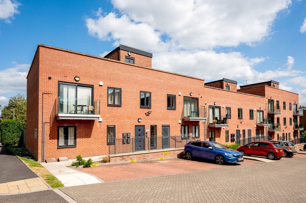2 bed flat for saleLemont Road, Lemont House S17