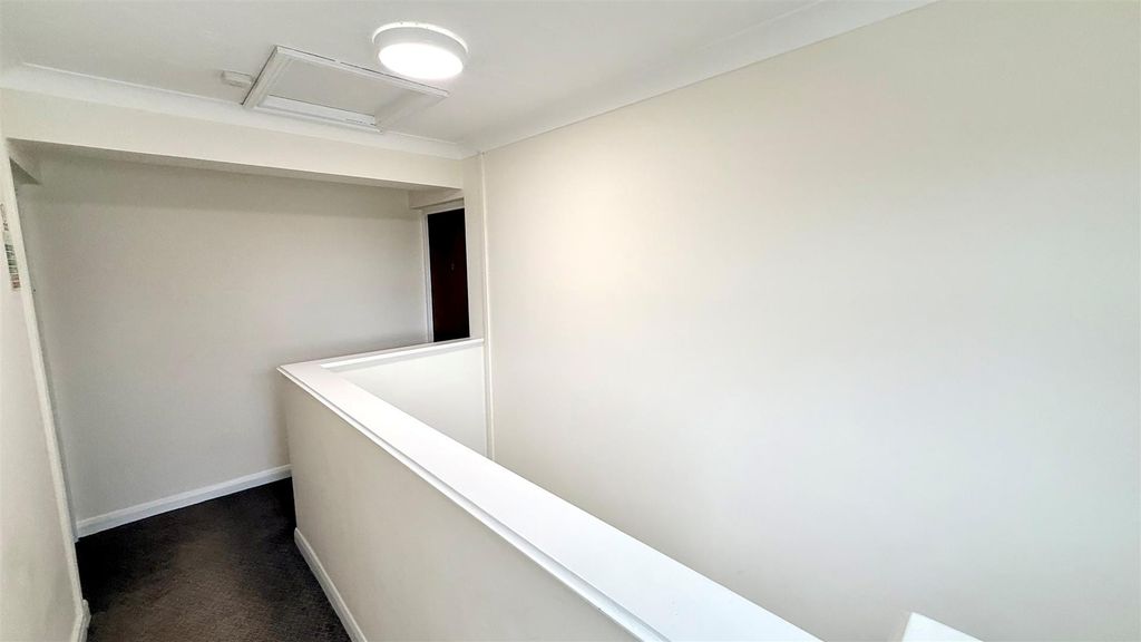 Additional image 8 of 2 bed flat for saleFreshwater, Isle Of Wight PO40