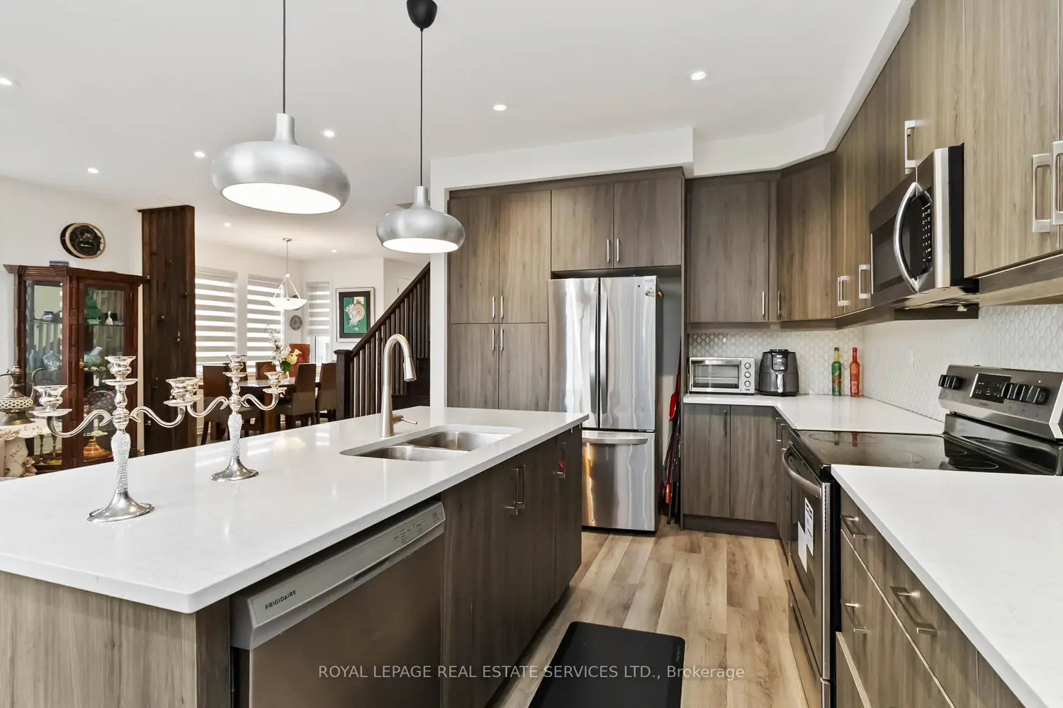 1280 Sycamore Garden photo 5