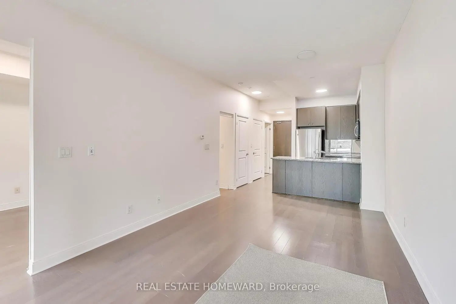 Additional image 4 of 21 Scollard Street 305
