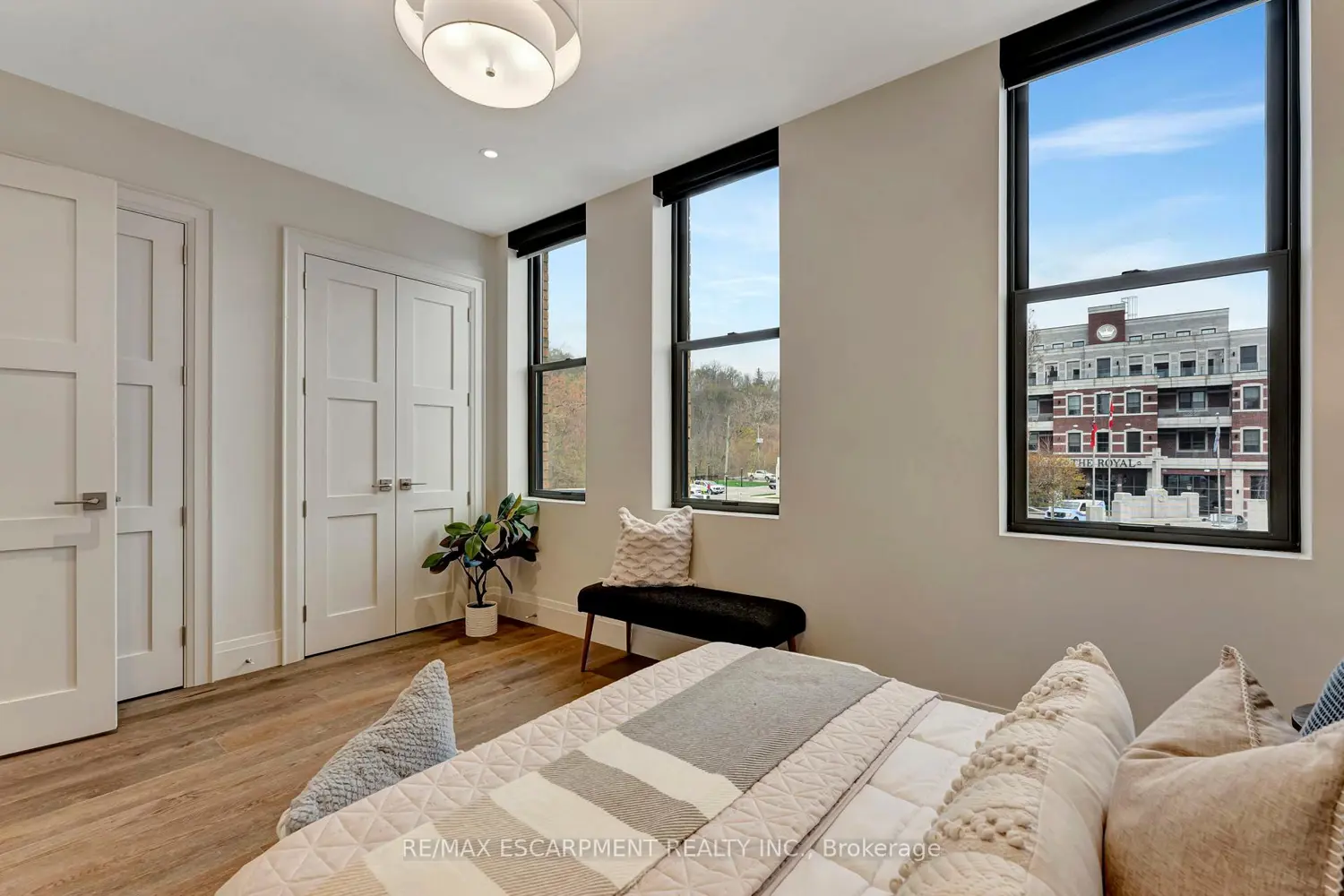 Additional image 15 of 7 Grand River Street 202