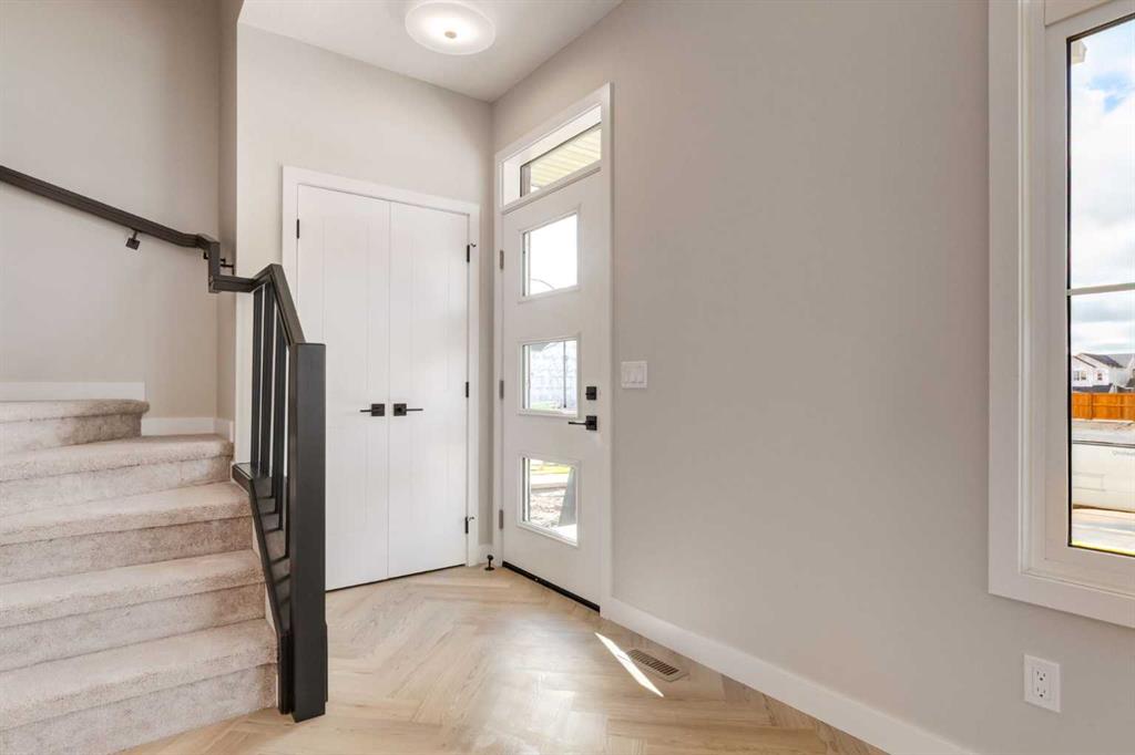 Additional image 3 of 458 River Avenue, Cochrane, AB, T4C3B8