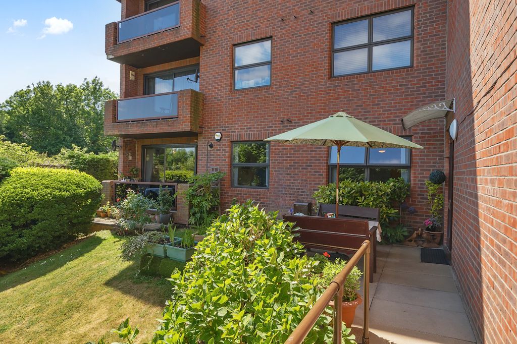 Additional image 23 of 2 bed flat for saleLyonsdown Road, New Barnet EN5