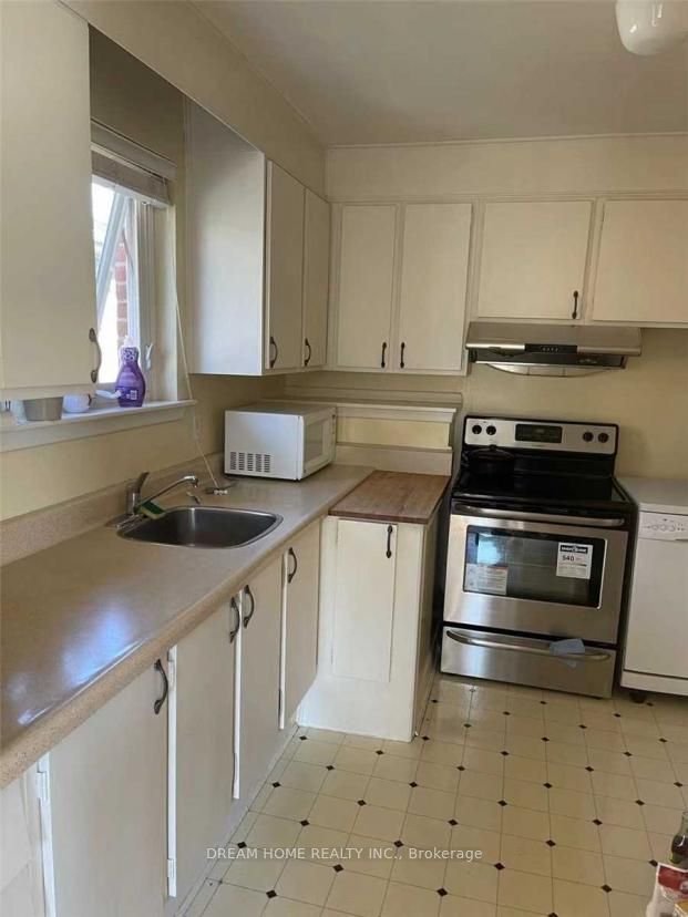 Additional image 3 of Main-31 Sancrest Drive, Toronto, ON, M1P 4A6