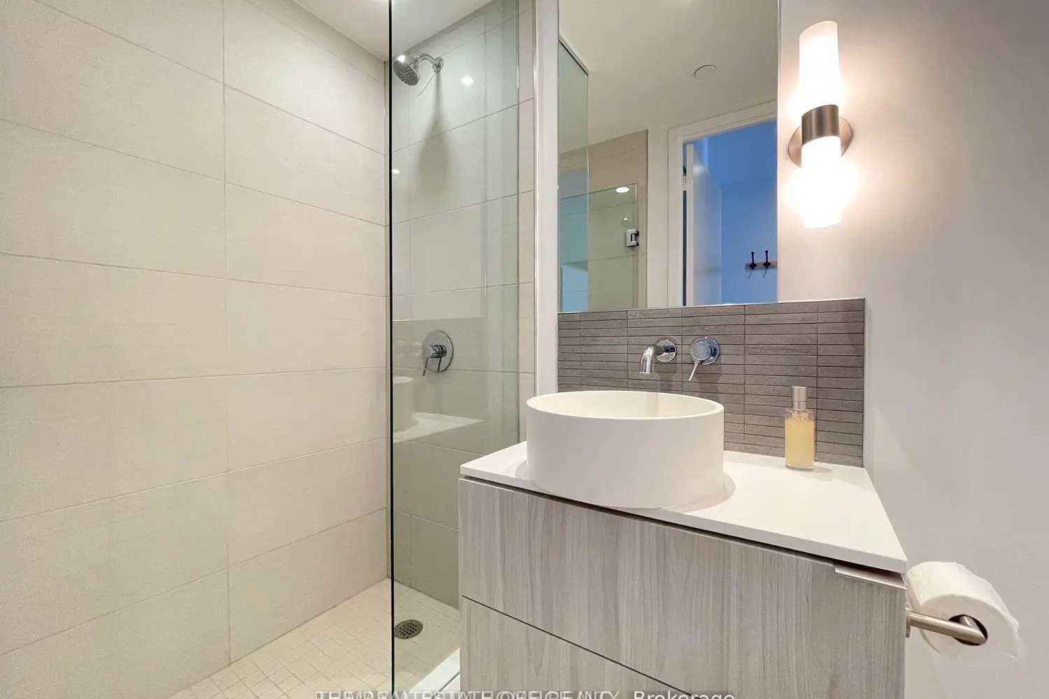 Additional image 12 of 161 Roehampton Avenue 2113