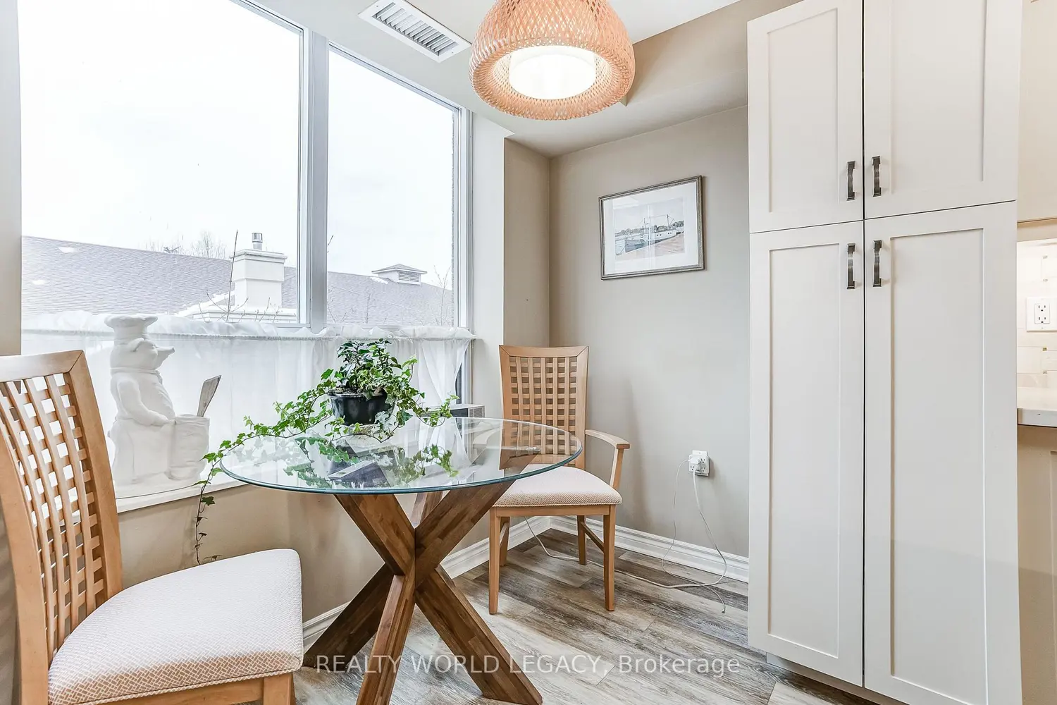 Additional image 5 of 100 Burloak Drive 1201