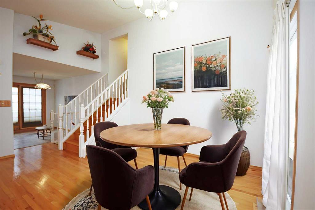 Additional image 5 of 36 Woodglen Rise SW, Calgary, AB, T2W 4S1