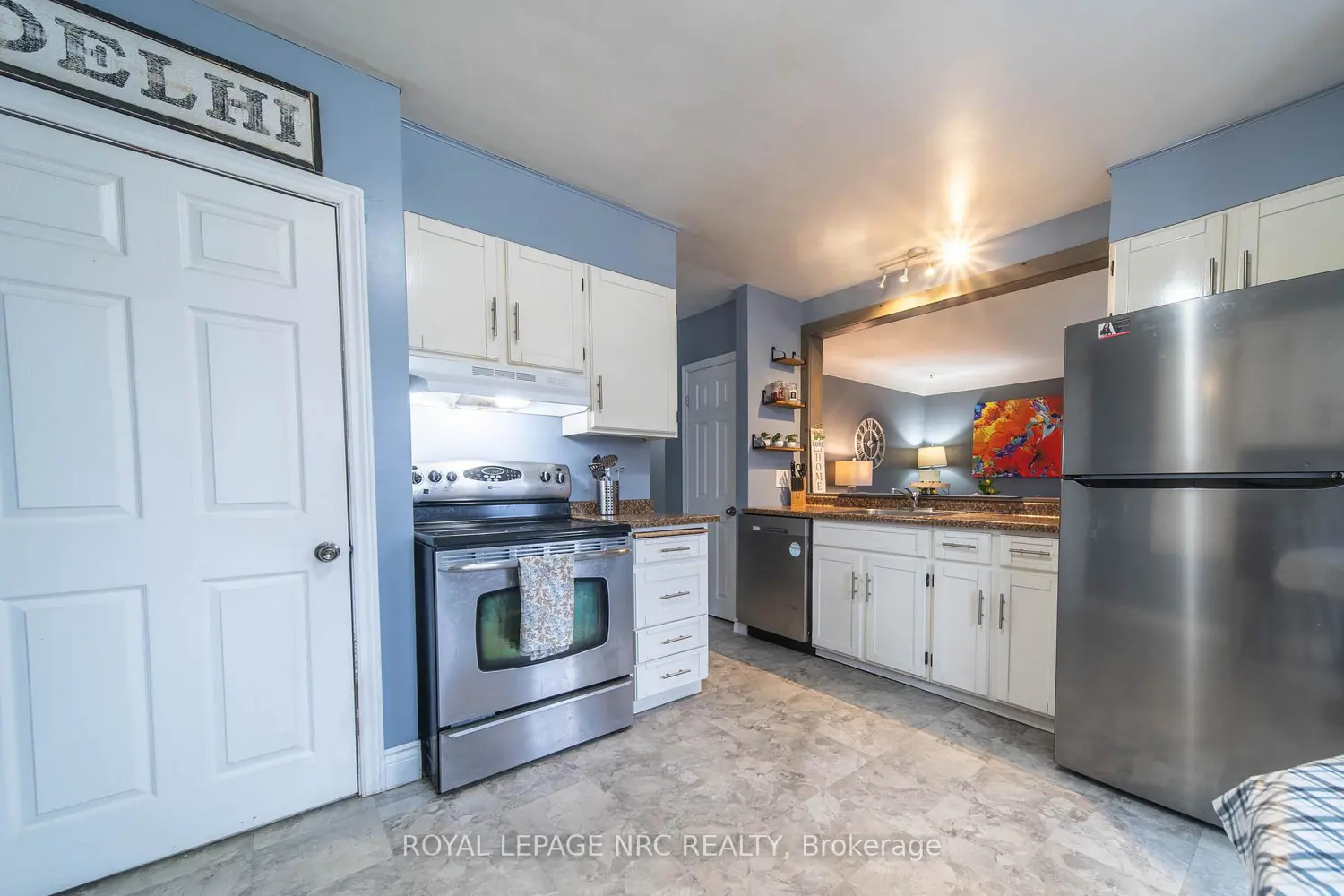 955 Ferndale Avenue photo 5