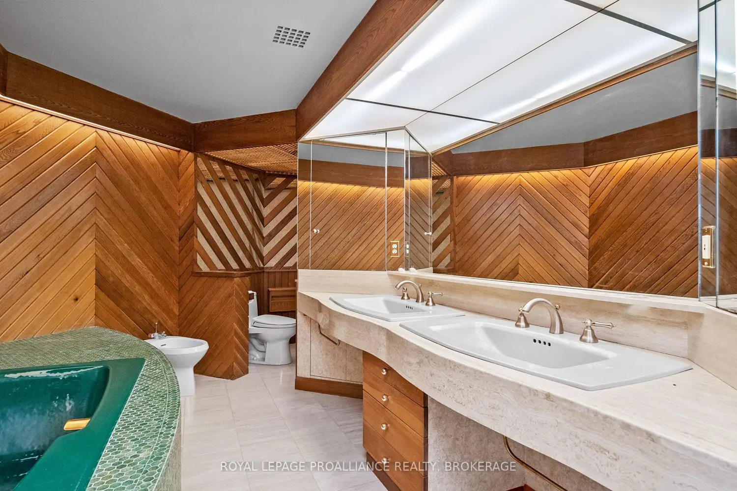 Additional image 12 of 185 Ontario Street 1602