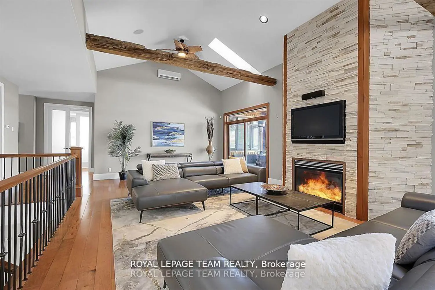 3886 Armitage Avenue photo 4