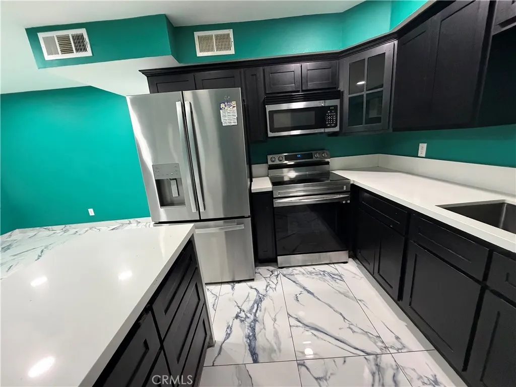 Additional image 5 of 5652 Yolanda Avenue Unit 7, Tarzana, CA 91356