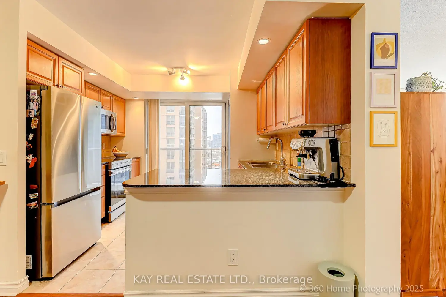 Additional image 12 of 5233 Dundas Street 1526
