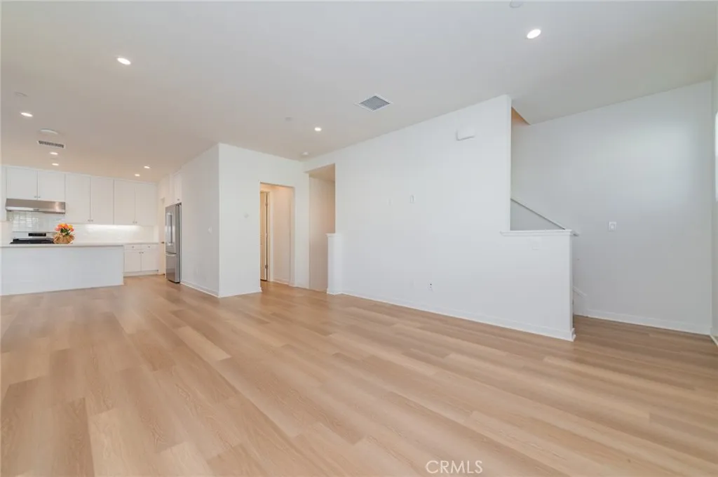 Additional image 14 of 723 Spring Garden Gdn, Irvine, CA 92618