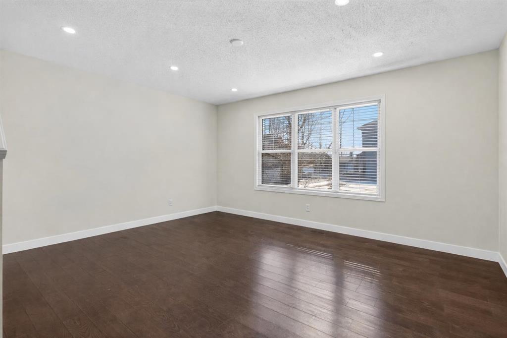 Additional image 4 of 28 Elgin View SE, Calgary, AB, T2Z 4Z6