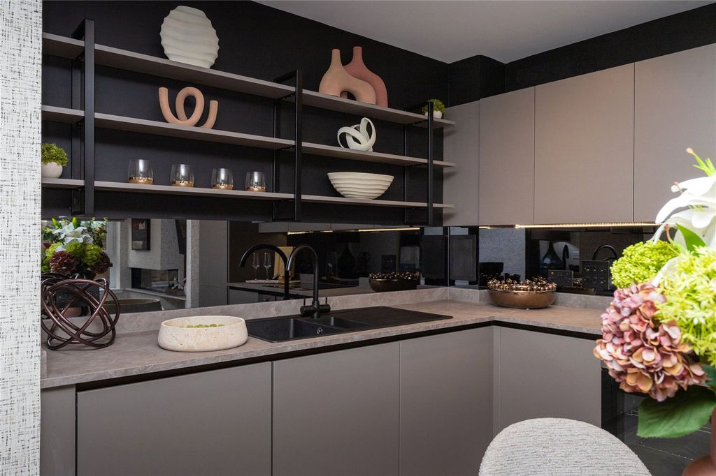 Additional image 5 of 2 bed flat for saleMaxwellton Road, Paisley, Renfrewshire PA1