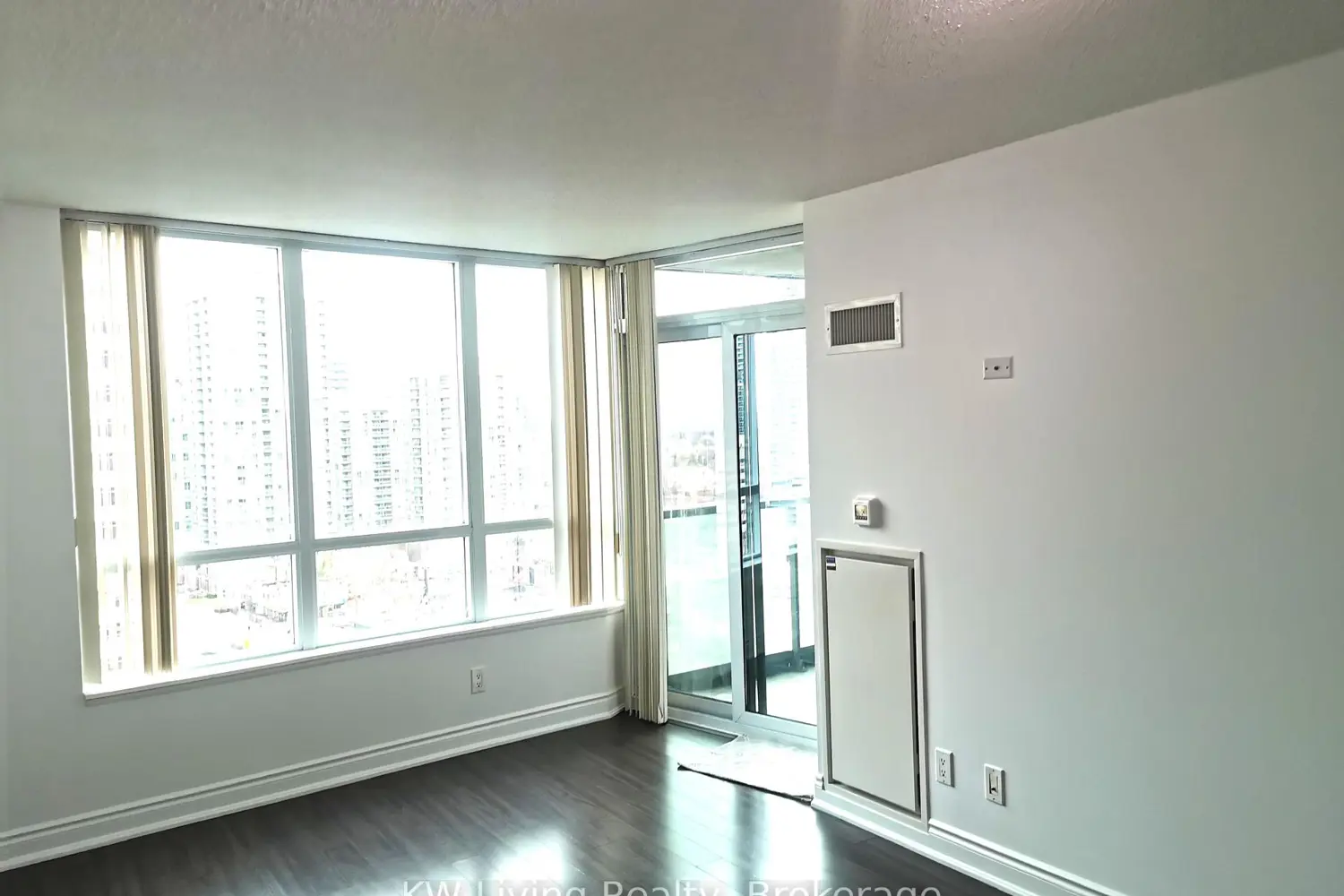 Additional image 9 of 15 Greenview Avenue 1502