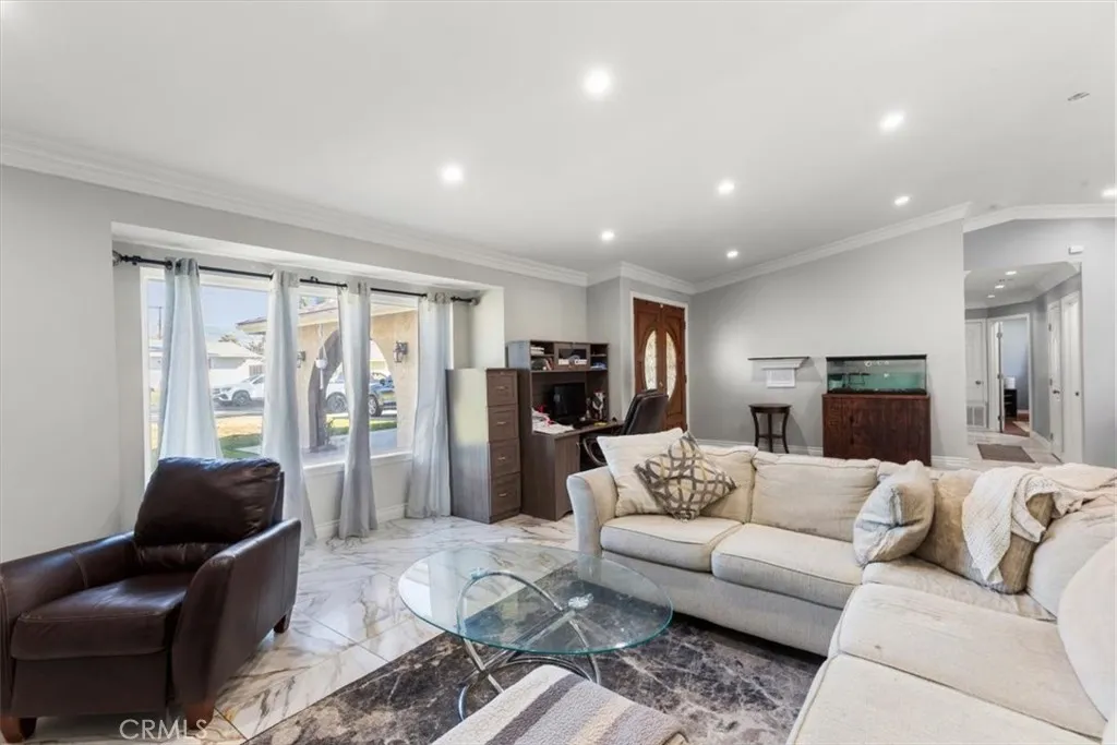 Additional image 7 of 661 Woodhill St, Rialto, CA 92376