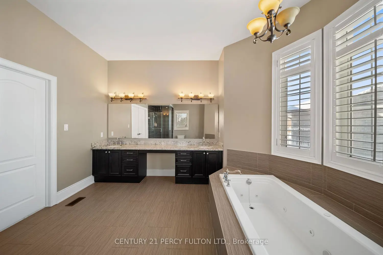 Additional image 9 of 5121 Tom Thomson Court