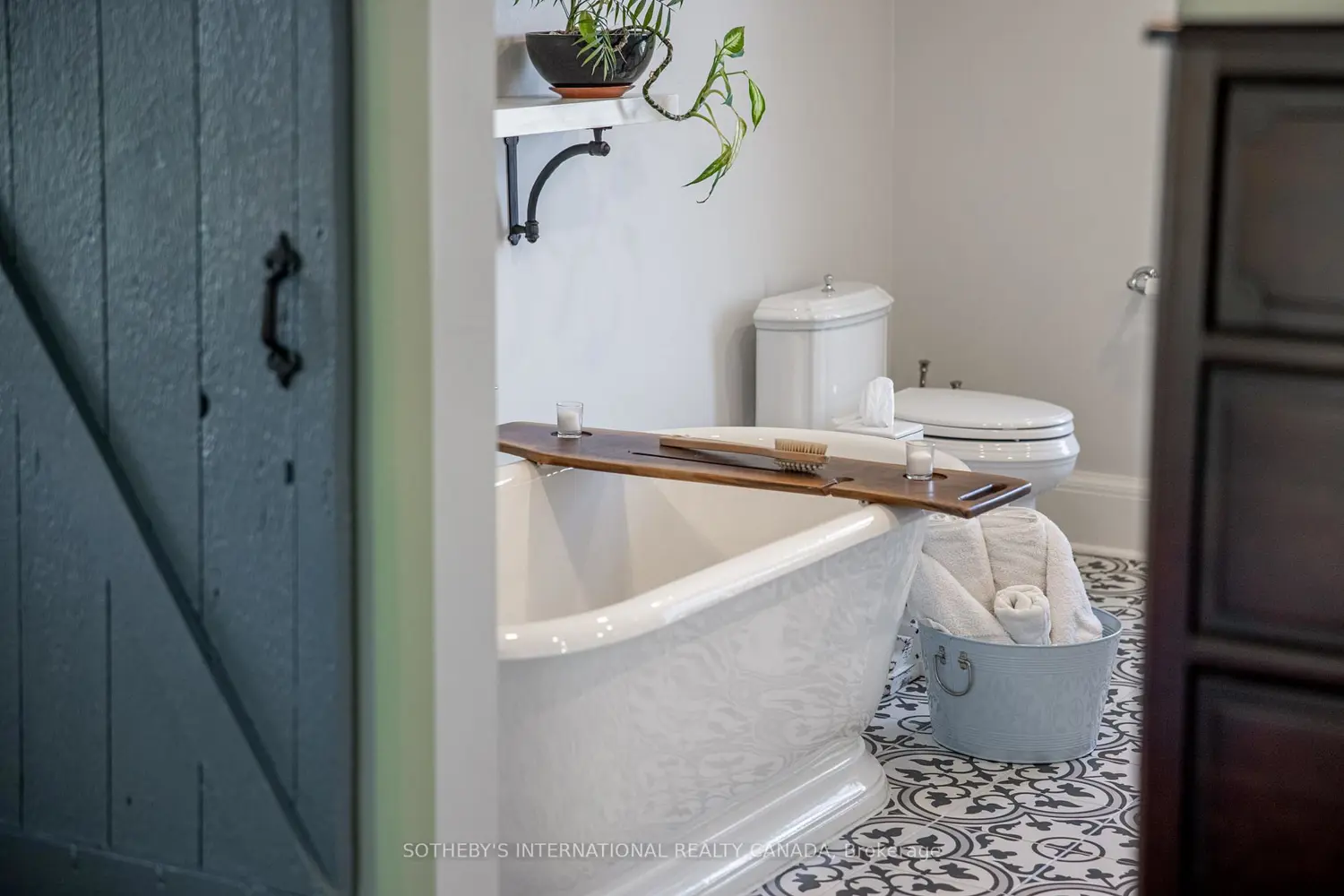 Additional image 10 of 220 Old Yonge Street