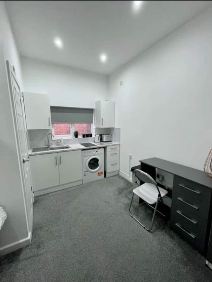 Studio Flat, Steel House Lane, B4, N1 7GU