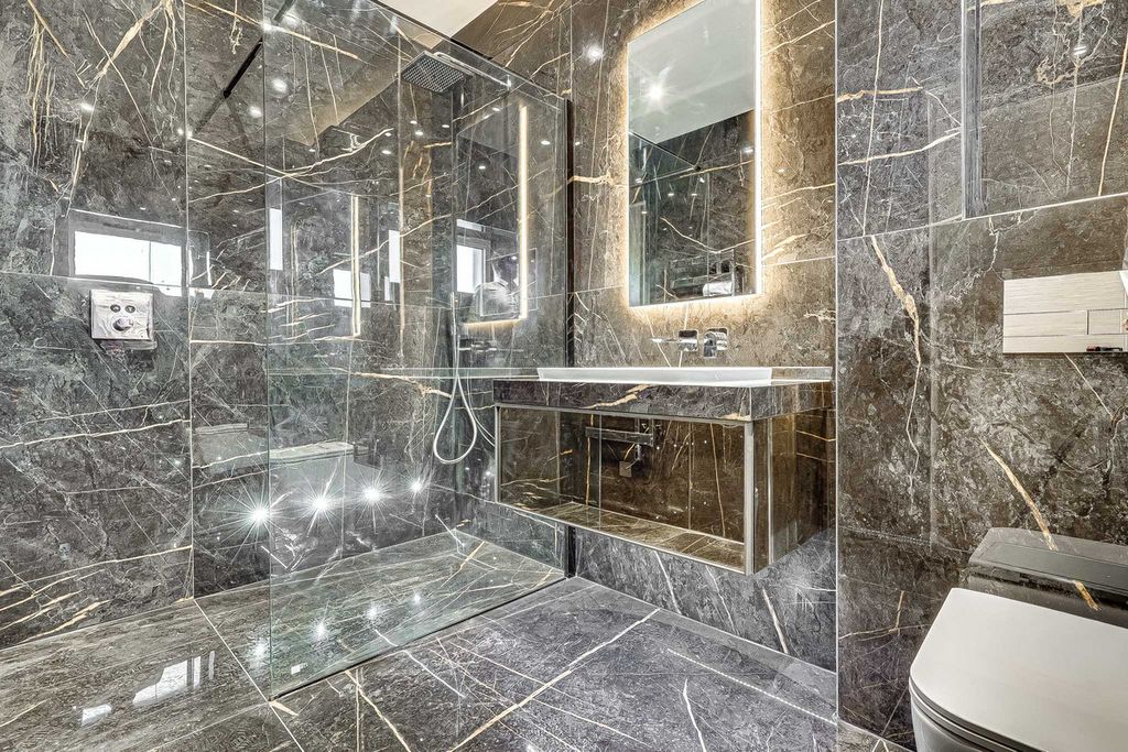 Additional image 11 of 3 bed penthouse for saleBeech Road, Benfleet SS7