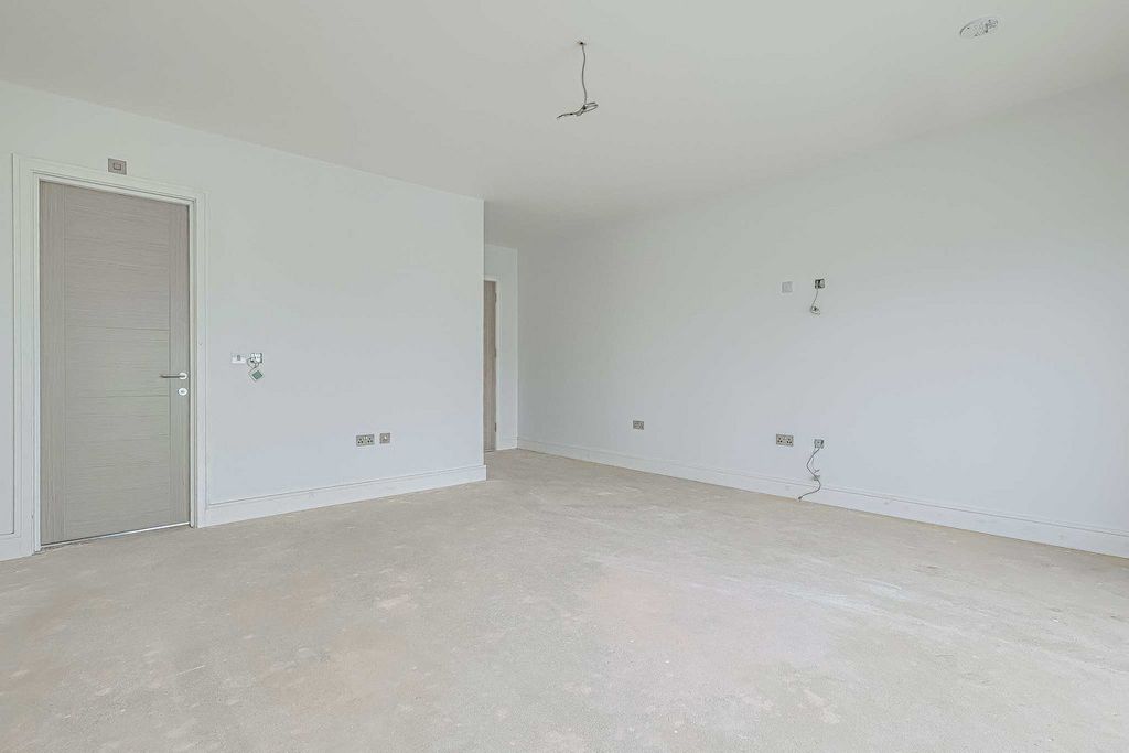 Additional image 18 of 3 bed penthouse for saleBeech Road, Benfleet SS7