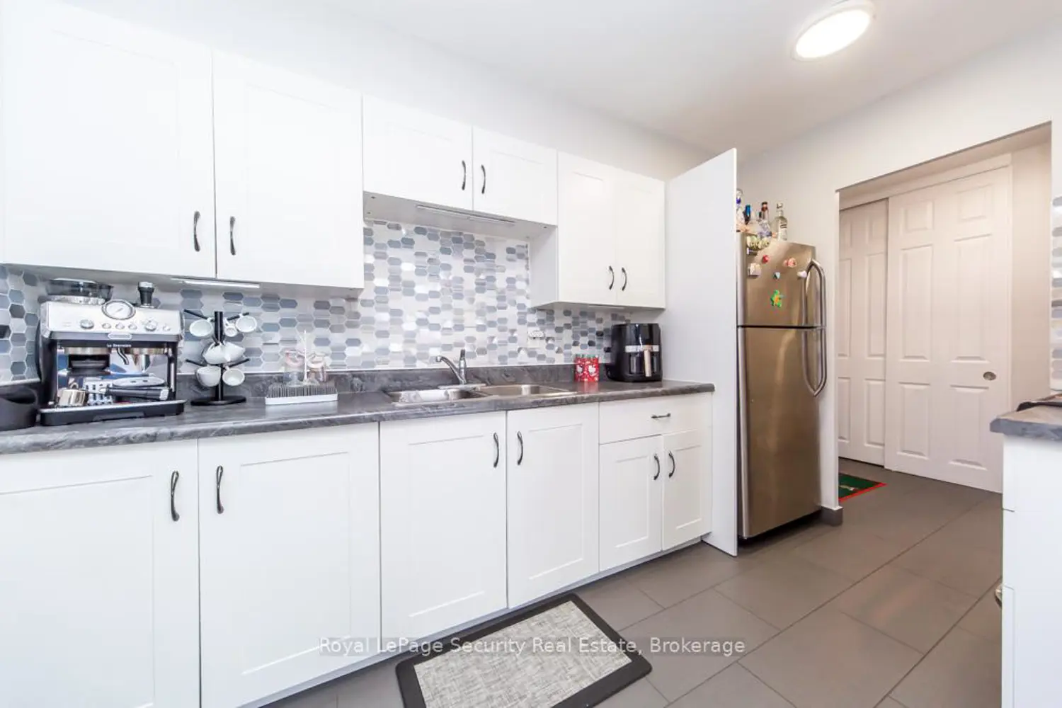 Additional image 8 of 85 Emmett Avenue 2106