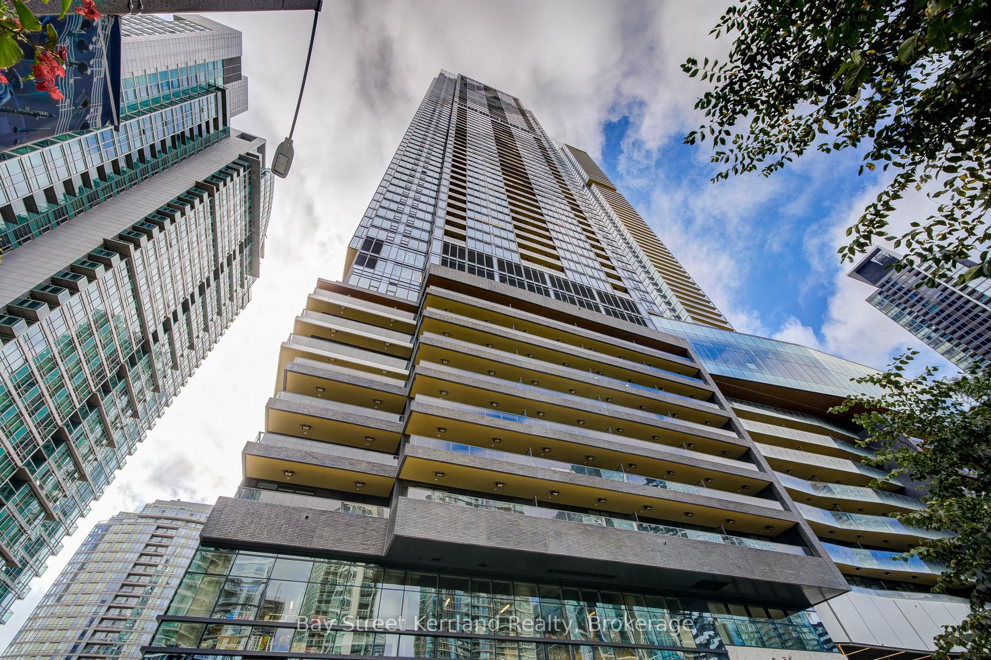 4209-1 Concord Cityplace Way, Toronto, ON, M5V 0X3