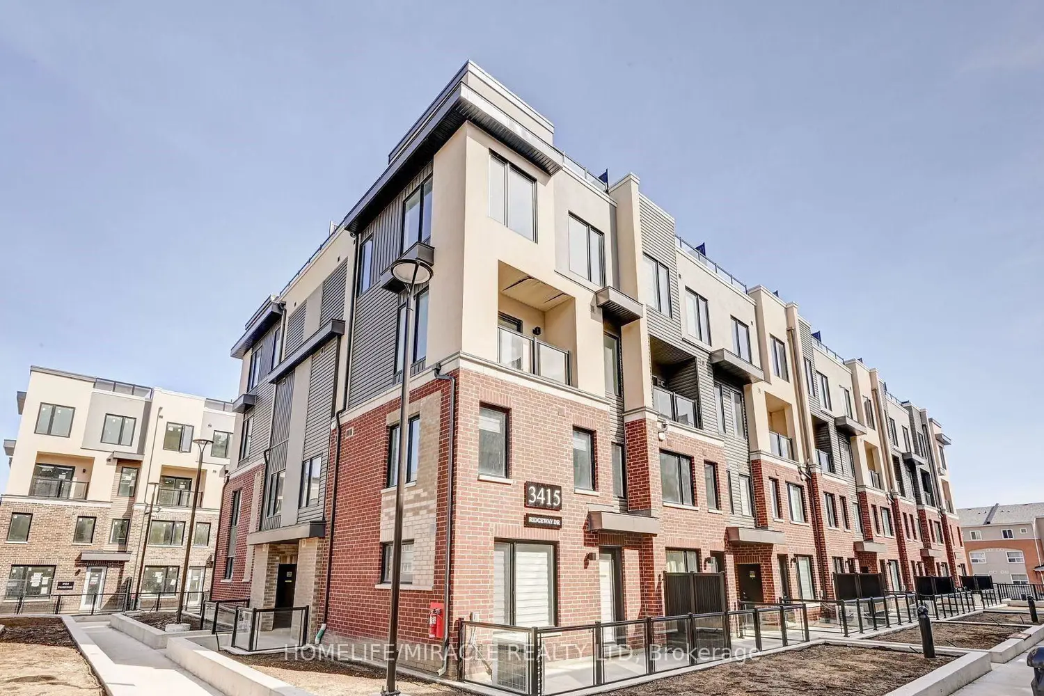 3415 Ridgeway Drive 02