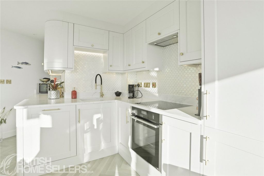 Additional image 2 of 2 bed flat for saleParsonage Way, Plymouth, Devon PL4