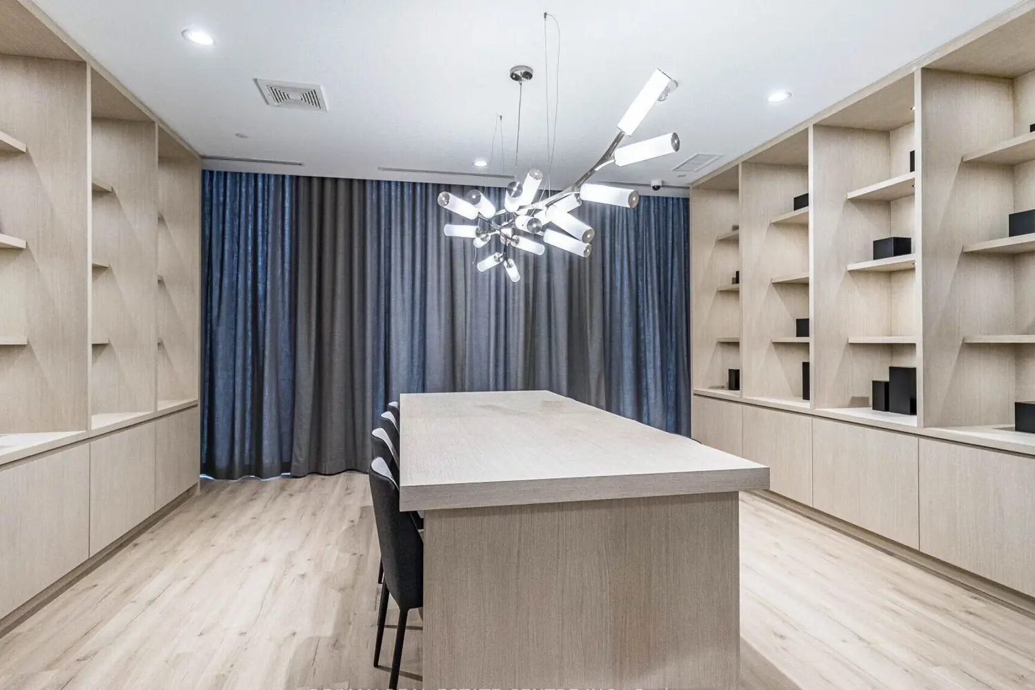 Additional image 2 of 215 Veterans Drive 211