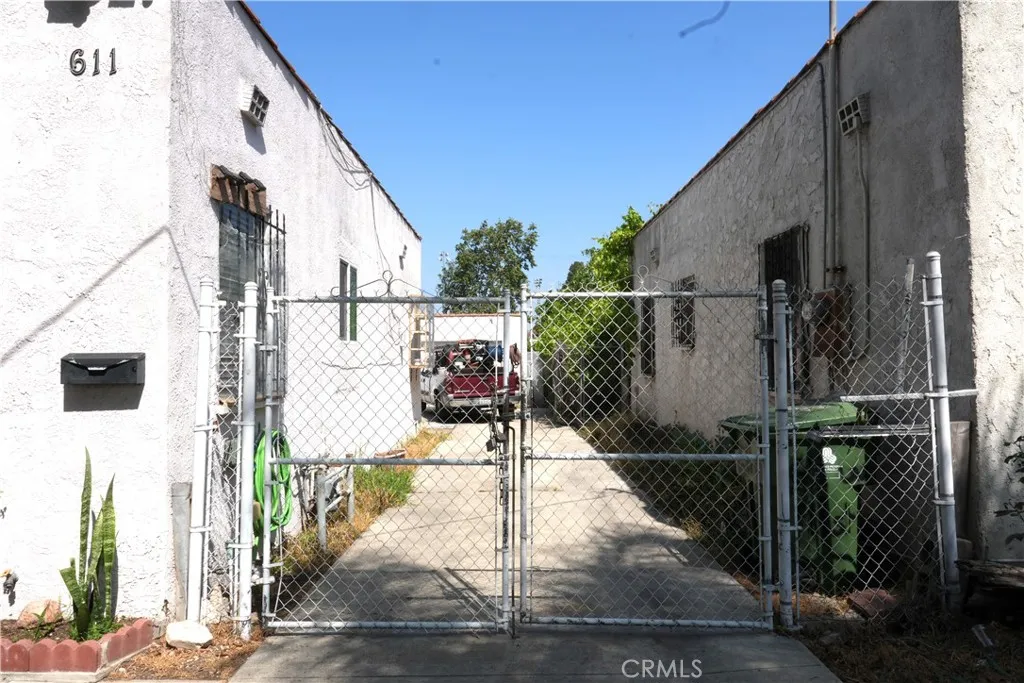 Additional image 46 of 611 W 91st St, Los Angeles, CA 90044