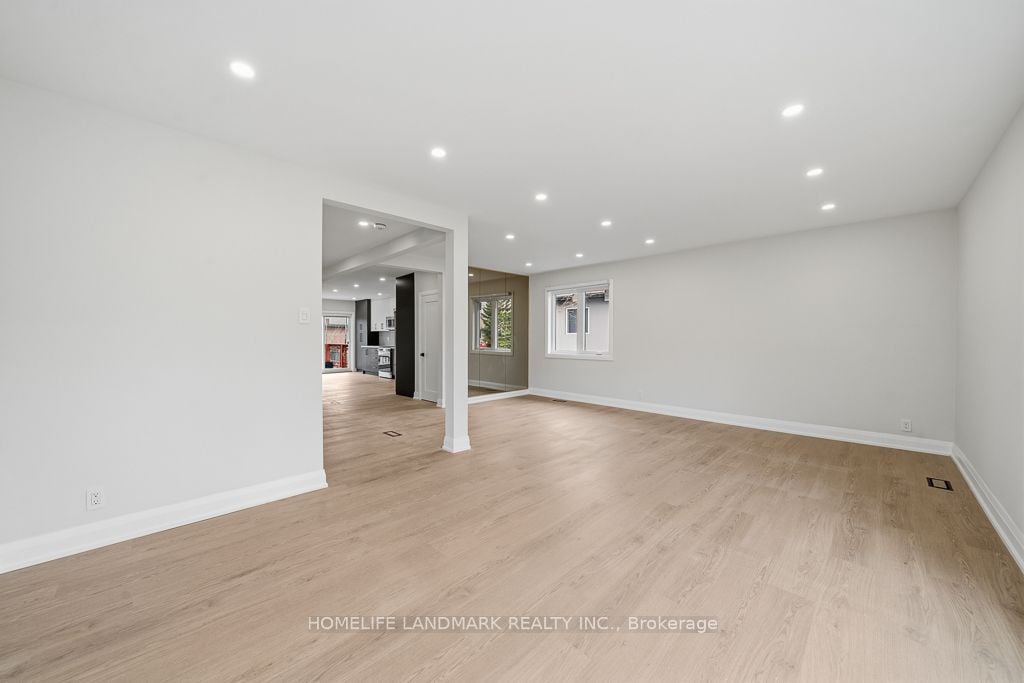 Additional image 5 of Main-135 Waterloo Avenue, Toronto, ON, M3H 3Y7