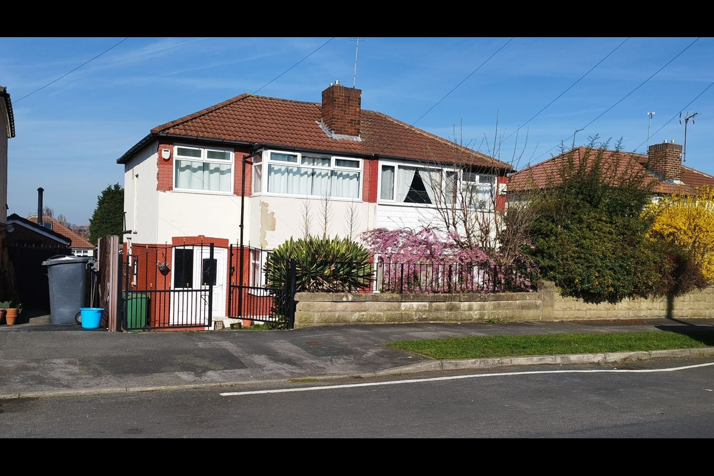 3 Bed Semi-Detached House, Southleigh Road, LS11, N1 7GU