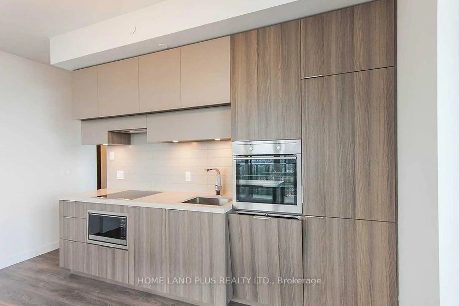 Additional image 5 of 8 Eglinton Avenue 5111