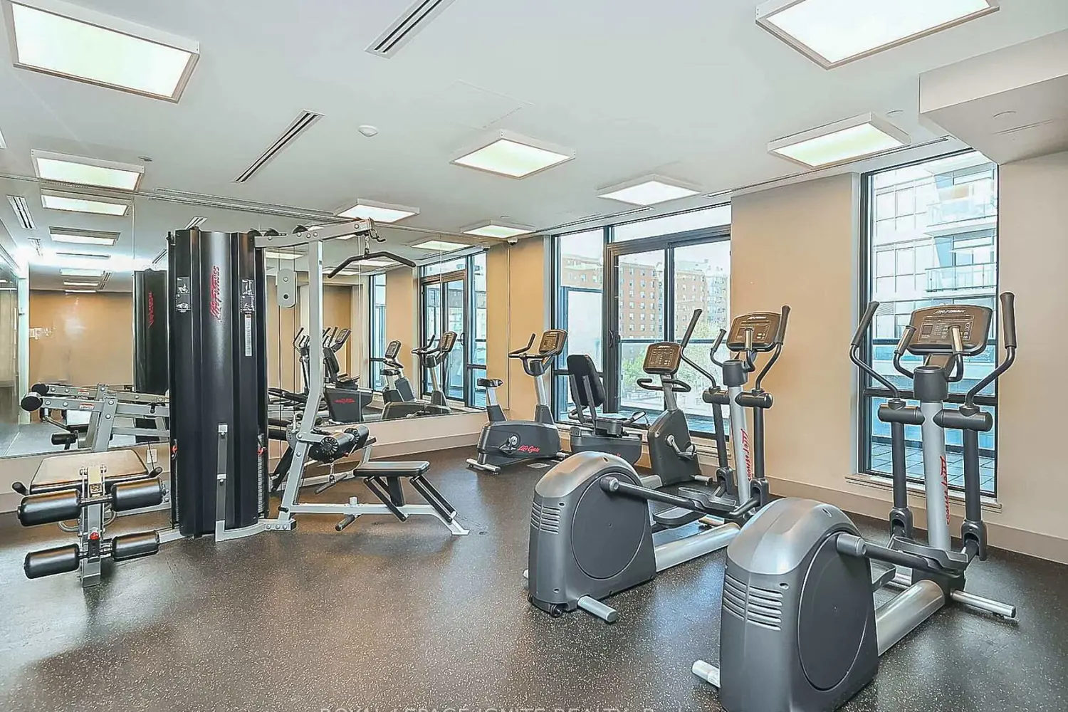 Additional image 18 of 35 Watergarden Drive 2516