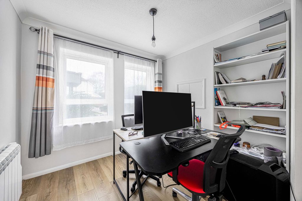 Additional image 7 of 2 bed flat for saleHillcourt Road, Cheltenham GL52