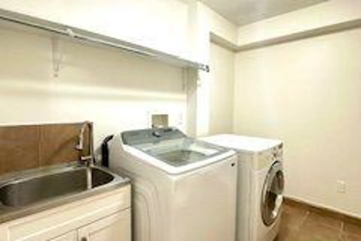Additional image 10 of 335 Driftwood Avenue 211