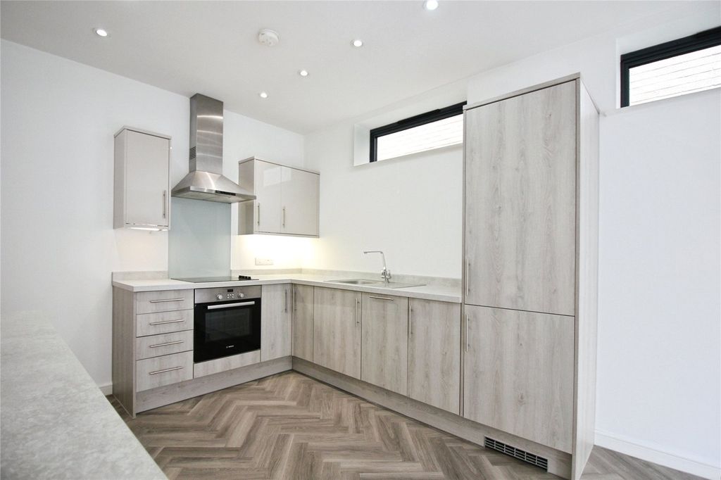 Additional image 2 of 2 bed flat for saleWatlington Street, Reading RG1