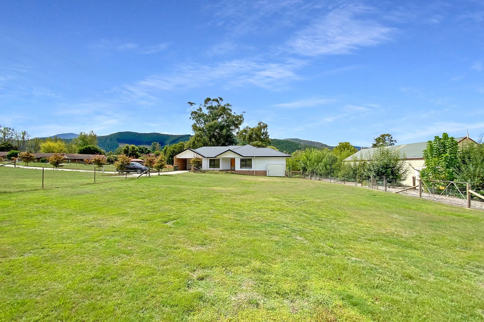 Additional image 2 of 10 Stockman Drive, Bright VIC 3741